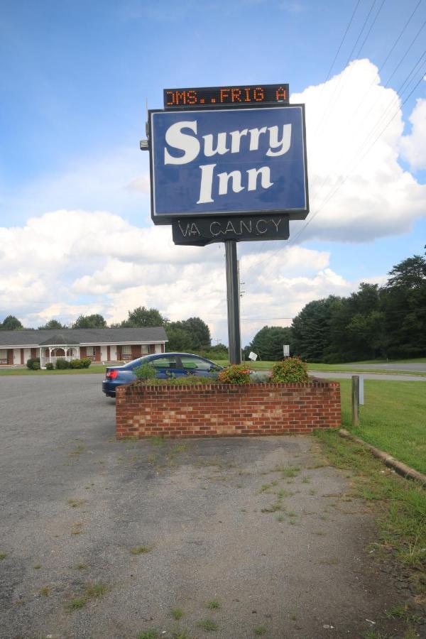 Surry Inn - Dobson Exteriér fotografie